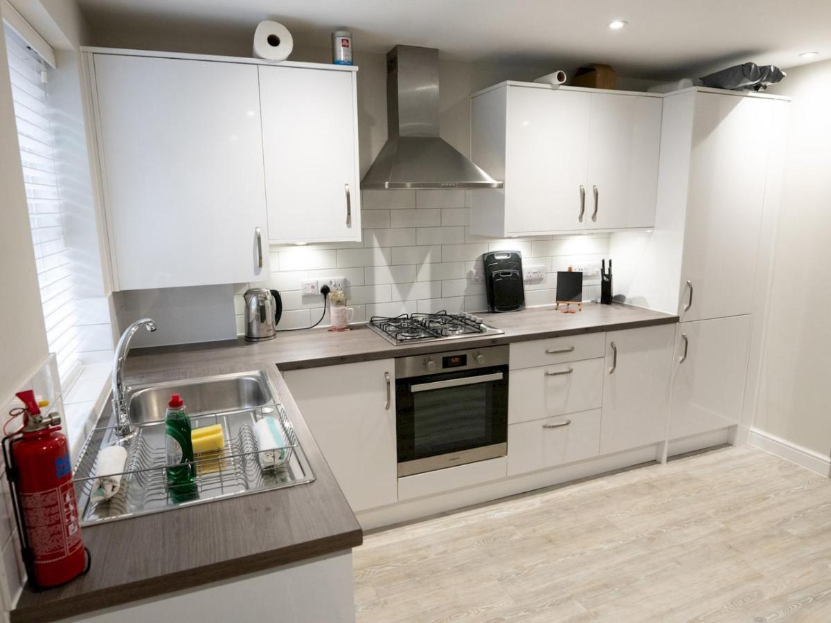 Townhouse In The Heart Of Poole With Beach Hutアパートメント エクステリア 写真