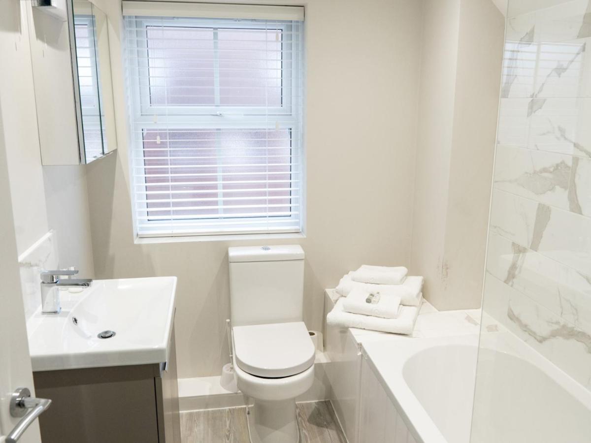Townhouse In The Heart Of Poole With Beach Hutアパートメント エクステリア 写真